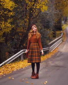 Retro Pin Up, Stunning Outfits, Autumn Outfit, Looks Vintage, Fall Outfits Women