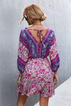 Women's Bohemian Dress Floral Print V-Neck Bat Sleeve Loose Casual Beach Mini Dress Beach Mini Dress, Boho Style Dresses, Cheap Clothes, Navy Blue Dresses, Bohemian Dress, Floral Print Dress, Dresses For Sale, Dress Skirt, Plus Size Outfits