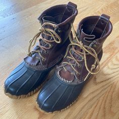 Schnee Forester Duck Boots Rubber Mud, Rain, Outdoors, Made in Bozeman, Montana by a (then) Small Family Business, Vintage 1995, Men's Sz 5 OR Wmn's Sz 7.  These boots are solid! Heavy duty rubber bottoms, thick leather uppers, solid brass  grommets and hardware. This is a quality made boot in excellent vintage condition! This particular Schnee style does not have a liner. Though it is sized as a man's boot, it is an excellent fit as a women's size 7 to 7.5. The Rubber bottom is waterproof and a Bozeman Montana, Rainy Season, Duck Boots, Small Family, Family Business, Brass Hardware, Boots Men, Montana, Rain Boots