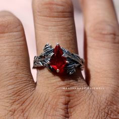 Kite Cut Red Garnet Engagement Leaves Ring, Twig Ring, Silver Branch Ring, Handmade Nature Inspired Ring, Dainty Promise Ring, Gift For Her SHOP LINK:- https://www.etsy.com/shop/MaaShabashibaJewell?ref=seller-platform-mcnav 》D E T A I L S《 Gemstone: Natural Garnet Gem Color: Red Gem Shape: Kite Gem Category: Cut Metal: 925 Sterling Silver Purity: 925 Parts Per 1000 Setting Type: Prong  Silver Polish: High Ring Size: All Size Available Please note that there Can be slight variations in stone text Red Engagement Ring Silver, Handmade Open Ring Jewelry For Valentine's Day, Handmade Red Jewelry For Anniversary, Red Ring Jewelry For Gift, Red Sterling Silver Promise Jewelry, Handmade Ruby Rings As A Gift, Red Open Ring For Promise, Red Crystal Birthstone Ring As Gift, Unique Red Birthstone Jewelry