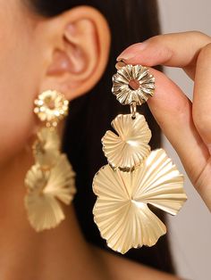 Accentuate your ensemble with our chic flower-shaped solid color drop earrings. Add a touch of elegance to your look. Simple Stud Earrings, Alloy Earrings, Long Drop Earrings, Metal Flowers, Silver Drop Earrings, Gold Drop Earrings, Ear Jewelry, Flower Shape, Jewelry Party