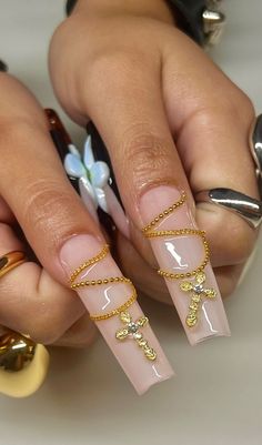 Money Nails Designs Ideas, Money Charm Nails, Money Acrylic Nail Design, Money Nails Designs, Money Nails, Versace Nail Charms, Gel Toes, Gel Toe Nails, Metallic Nails