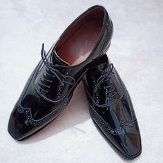 Oxford Black Patent Leather Dress Shoes for Mens Black Brogue Oxfords For Galas, Formal Black Leather Shoes With Snip Toe, Formal Black Lace-up Shoes With Rubber Heel Cap, Black Leather Shoes For Galas With Pointed Toe, Black Cap Toe Dress Shoes For Galas, Black Goodyear Welted Pointed Toe Leather Shoes, Black Snip Toe Leather Shoes For Formal Occasions, Black Snip Toe Leather Shoes For Business, Black Leather Shoes With Goodyear Welt And Pointed Toe