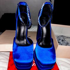 Beautiful Bright Royal Blue Chunky Heel Never Worn Size 10 Shoes Blue Platform Heels For Night Out, Blue Platform Heels In Synthetic Material, Glamorous Blue Heels With Round Toe, Glamorous Blue Round Toe Heels, Glamorous Blue Evening Heels, Blue Wedge Heels For Evening, Blue Closed Toe Heels For Evening, Formal Blue Platform Heels, Blue Platform Wedge Heels