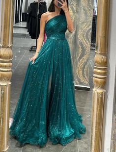 A-Linie Abendkleid Glitzerndes Kleid Hochzeit Ball Hofschleppe Ärmellos Ein Schulter Tüll mit Glitzer Rüschen Applikationen Teal Wedding Gown, Bright Teal Prom Dress, Cyan Prom Dresses, Protocol Dresses, Teal Prom Dresses Turquoise, Prom Dresses Turquoise, Teal Dress For Wedding, Anniversary Dresses, Teal Formal Dress