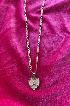 Heart Initial Necklace Letter A Heart, Heart Initial Necklace, Gold Dollar, Jewelry Accessories Ideas, Necklace Heart, Pretty Jewelry, Accessories Ideas, Gold Chain Necklace, Dream Jewelry