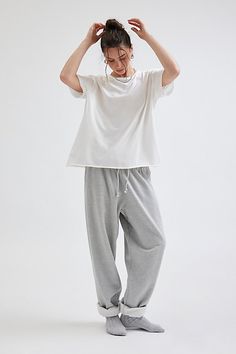 Better-than-basic Out From Under tee in a slouchy, oversized fit. Designed with a crew neckline, drop shoulders and short sleeves with raw, rolled edges for a relaxed finish. Only at Urban Outfitters. Features Out From Under Taylor oversized crew neck tee Oversized t-shirt Soft and stretchy knit Crew neckline with drop shoulders and short sleeves with raw, rolled edges Raw, rolled hemline Relaxed, oversized fit Regular length UO exclusive Content + Care 100% Cotton Machine wash Imported Size + F Plain White Ts, Oversized T Shirt, Small Chest, Plain White, Crew Neck Tee, Oversized Tshirt, Oversized Fits, Drop Shoulder, Crew Neckline