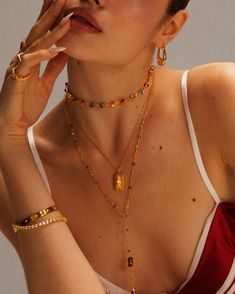 Cet ensemble de colliers comprendCelestial Collier Lariat
, Infinity Choker Collier.




Matériels: Laiton plaqué or 18 carats, verre, résine


Mesures deCelestial Collier Lariat: 



430 mm/16,93" de longueur, 70 mm/2,76" de longueur d'extension.


Mesures deInfinity Choker Collier: 

310 mm/12,2" de longueur, 70 mm/2,8" de longueur d'extension. En Route Jewelry, Necklace Infinity, Necklace Stack, Romantic Jewellery, Rainbow Beads, Brass Glass, Lariat Necklace, Online Jewelry Store, Bead Necklace