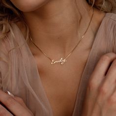 "B O X ∙ C H A I N ∙ N A M E ∙ N E C K L A C E * Material: High Quality Solid 925 Sterling Silver * Dimensions: Depending on your font choice, height sizes range from 3mm to 4mm lowercase. * Finish: Sterling Silver ∙ 18K Gold ∙ Rose Gold * All our jewelry is custom made by hand with Love and Care in our workshop ♡ H O W ∙ T O ∙ O R D E R * Simply use the 'PERSONALIZATION BOX' to let us know the NAME and the FONT NUMBER that you would like. (Any font is available, not just our featured fonts) ♡ N Name Chain Aesthetic, Chain Designs Gold Women With Name, Name Necklaces Gold, Gold Necklace Name Design, Personalized Gold Name Necklace, Custom Necklace Names, Name Chain Gold Design, Motivional Quotes, Name Chain Gold