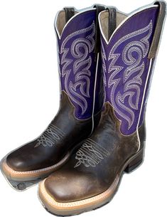 Square Toe Cowgirl Boots, Barn Boots, Cowgirl Boots Square Toed, Purple Square, Square Toe Western Boots, Western Store, Western Look, Cowgirl Western, Stylish Boots