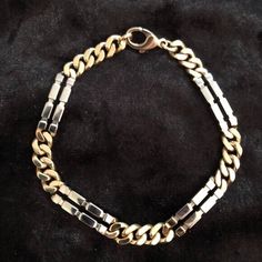 Vintage Solid 18K Two Tone Gold Cuban Bar Link Bracelet 8" & 1/4" wide- Unique combo Cuban and bar link style , this bracelet is in a class by itself! This piece is In wonderful estate condition, an exquisite piece with only the very slightest evidence of any wear, pretty much like new condition. Gorgeous! ( unisex ) 26.89 grams Formal Sterling Silver Link Bracelet With Curb Chain, Vintage Yellow Gold Chain Bracelet With Rectangular Links, Formal White Gold Curb Chain Bracelet, Formal Metal Bracelet With Rectangular Links, Vintage Yellow Gold Bracelet With Rectangular Links, Sterling Silver Curb Chain Bracelet For Formal Occasions, Formal Gold Bracelet With Rectangular Links, Vintage Formal Chain Bracelet With Polished Finish, Formal Gold Chain Bracelet With Rectangular Shape