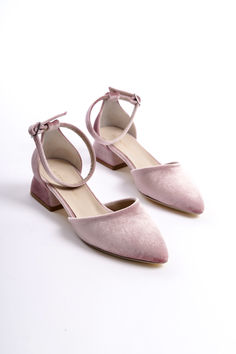 As Eleanor Louise, we stand out with our Pink Velvet heeled shoes that combine style and comfort. Specifically designed for brides, these shoes are crafted with high-quality materials.

• Completing your style and boosting your confidence is the most elegant way! Pink Velvet 1.37-inch (3.5 cm) low-heeled shoes offer elegance and chicness with every step. Whether it's for daily wear or a special event, these shoes provide a sophisticated touch to your style. Pink Closed Toe Wedding Shoes With 4-inch Heel, Pink Ankle Strap Wedding Shoes With 4-inch Heel, Pink Low Heel Block Heels For Formal Occasions, Pink Low Heel Wedding Shoes For Spring, Pink Low Heel Spring Wedding Shoes, Pink Spring Wedding Shoes With Low Heel, Spring Wedding Shoes Pink Low Heel, Pink Round Toe Heels For Wedding, Blush High Heels For Wedding