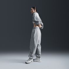 Grounded in style, comfort and versatility, meet our take on luxury loungewear. Whether you're running errands or rewatching your favorite show, these midweight fleece sweats feel extra soft on the inside to help keep you cozy. The oversized fit is intended to sit high on your hips for comfort and a stay-put feel.