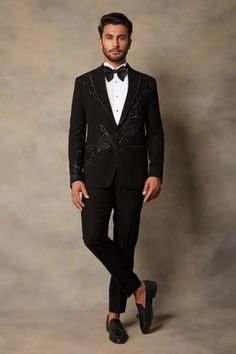 Shop for Gargee Designers Black Polyester Viscose Embroidered Tuxedo And Pant Set for Men Online at Aza Fashions Full Black Suit, Floral Tuxedo, Embroidered Tuxedo, Designer Tuxedo, Men Tuxedo, Designer Jackets For Men, Black Suit Men, Mens Fashion Blazer, Dress Suits For Men