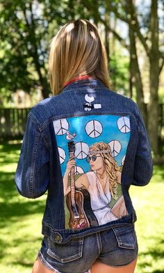 This listing is for a one of a kind upcycled hand painted women's denim jacket . I use professional paint that is heat set to assure permanence . Woodstock inspired for those summer festivals and concerts or every day wear . Hand wash and hang dry recommended. Make A Photo Collage, Hand Painted Denim, Boho Jeans, Summer Festivals, Painted Denim, Custom Hand Painted, Denim Jacket Women, Summer Festival, Woodstock