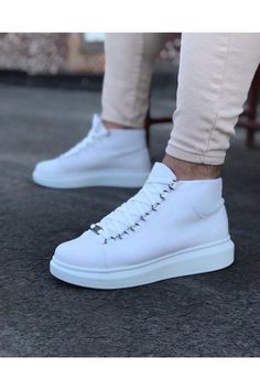 WG032 White Lace-up Sneakers Half Ankle Boots - STREET MODE ™ Early Fall Outfits, Running Stitch, Current Fashion Trends, Clean Shoes, User Guide, Petite Outfits, Casual Fall Outfits, Shoe Care, Body Size