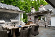 Outdoor kitchens your Pinterest board will love. Read the article here! https://nor-soncustombuilders.com/outdoor-kitchens-youll-crave/ Backyard Transformation, Oven Outdoor, Backyard Renovation, Grill Outdoor, Modern Porch, Lake Minnetonka, Kitchen Upgrade, House Remodeling, Flagstone Patio