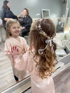 Beautiful flower girl hair style. Done by Anny Little Flower Girl Wedding Hair, Wedding Hair Junior Bridesmaid, Flowergirl Hairstyle For Toddler, Kids Updo Hairstyles For Weddings, Flower Girl Hairstyles Half Up, Girls Wedding Hairstyles Kids, Childrens Wedding Hair, Flower Girl Hairstyles With Headband, Toddler Flower Girl Hair