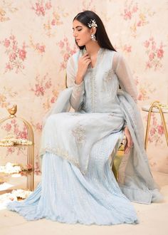 Organza Suits, Hania Amir, Pakistani Wedding Outfits, Pakistani Fancy Dresses, Beautiful Pakistani Dresses, Desi Fashion Casual, Simple Pakistani Dresses, Designer Dresses Casual, Boutique Dress Designs