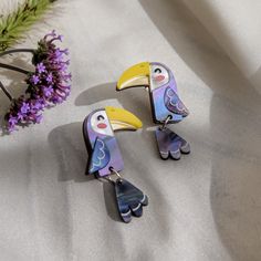 Cute little toucan earrings from acrylic glass. Laser Cut Earrings Wood, Laser Cut Earrings Acrylics, Toucan Earrings, Lab Ideas, Laser Cut Wood Earrings, Laser Cut Wood Crafts, Funny Earrings, Earrings Ideas, Laser Cut Jewelry