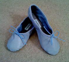 These jet blue leather ballet slippers are handmade, hand pleated & hand finished. They are made of quality lambskin with matching cotton lining & double layered felt inner soles. The outer full soles are of suede leather and the shoes have elastic drawstrings for fitting adjustment. They are a very attractive, yet durable & comfortable ballet shoe, great for dancing & dance practice, for costume or normal wear. They can be made in the size of your choice.  If you would like these ballet slipper Blue Ballet Shoes, Leather Ballet Shoes, Ballet Shoe, Warm Weather Outfits, Ballet Slippers, Dance Practice, Beautiful Shoes, Ballerinas, Blue Leather