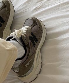 Balance Sneakers, Shoe Inspo, Aesthetic Shoes, New Balance Sneakers, Swag Shoes, New Balance Shoes, Pretty Shoes