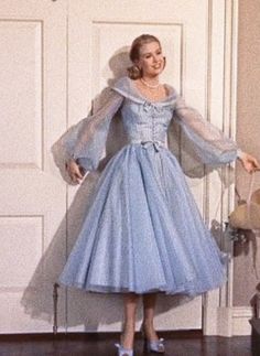 High Society Outfits, Trad Aesthetic, Grace Kelly High Society, Grace Kelly Dresses, Hollywood Glamour Dress, Vintage Wedding Dress 1950s, Grace Kelly Style, Old Hollywood Fashion, Blue Chiffon Dresses