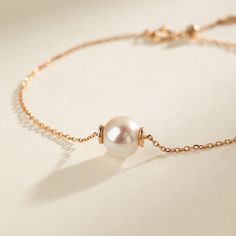 Material: 18K Rose Gold, and Akoya pearl Akoya saltwater cultured pearl Pearl size: 7.5-8.0mm Chain length: 18.5cm (adjustable 6.5cm) Handpicked of every pearl, only the top 1% of pearls are selected Handcrafted Lifetime warranty Handcrafted Red Heart Bracelet, Akoya Pearls, Pearl Size, Heart Bracelet, 18k Rose Gold, Red Heart, Chain Lengths, Chain Length, Red Gold