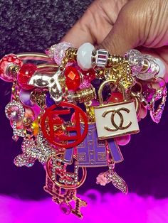 Luxury Charms For Jewelry Making, Keychains Making, Girly Bracelets, Handmade Charm Bracelets, Dope Jewelry Accessories, Beaded Memory Wire Bracelets, Crystal Bead Jewelry, Bracelet Luxury, Beads Candy