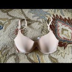 New Without Tags 32d Wonderbra Lightly Padded Underwire Bra. Supportive Underwire Bra In Beige, Fitted Brown Underwire Bra, Beige Padded Underwire Bra, Everyday Underwire Bra With Built-in Support, 32d Bra, Solid Compressive Underwire Bra, Wonder Bra, Underwire Bra, Women's Intimates