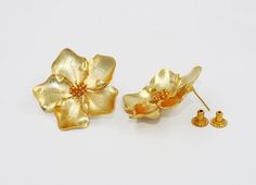 1 Pair 22kt Gold Plated Designer Flower Earrings / 42mm Handcrafted Flower Earrings / Wedding Jewelry / Gift For Her / Bridesmaid Earrings. Item Name: Designer Flower Earrings Earrings Length: 42mm approx Metal: 22kt Gold Plated Brass Qty: 1 Pair Click here to check more of our pearl earrings:- https://www.etsy.com/in-en/shop/RareGemsNJewels?ref=seller-platform-mcnav&search_query=natural+pearl+earrings Click here to check more of our gemstone earrings:- https://www.etsy.com/in-en/shop/RareGe Gold Flower Earrings With 3d Flowers, Gold Flower-shaped Earrings For Anniversary, Gold Flower-shaped Anniversary Earrings, Gold Jewelry With 3d Flowers For Wedding, Gold Flower-shaped Earrings For Formal Events, Gold 3d Flowers Jewelry For Wedding, Gold Wedding Jewelry With 3d Flowers, Gold Flower-shaped Wedding Earrings, Gold 3d Flower Earrings For Formal Occasions