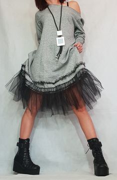 Punk Style Long Sleeve Dresses For Spring, Bohemian Dresses For Fall Layering, Long Sleeve Punk Dress For Alternative Fashion, Alternative Fashion Dresses With Asymmetrical Hem For Spring, Festival Lagenlook Tunic Dress, Lagenlook Tunic Dress For Festivals, Spring Festival Lagenlook Dresses, Mode Tips, Loose Tunic