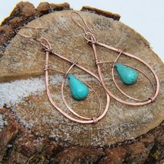 This Gorgeous Copper Pair Are Hand Shaped With A Unique Design, Hammered And Oxidized, With A Large Turquoise Teardrop Bead. Copper Washer Earrings, Red Beaded Jewelry, Simple Wire Jewelry, Handmade Holiday Jewelry, Hammered Copper Jewelry, Earwires Handmade, Hammered Wire Jewelry, Copper Jewelry Diy, Beaded Teardrop Earrings