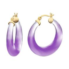 14k yellow gold over sterling silver painted graduated hoops in purple. These hoops are a great for all ages. The tapered design makes it an interesting earring to show off. These acrylic hoops feature 14k gold over sterling silver and hand painted ombre enamel that makes a diverse gift for any occasion. Silver Paint, Eco Friendly Fashion, Free Hand, High Quality Jewelry, Gold Plated Sterling Silver, Green And Purple, Amazing Jewelry, Types Of Metal, Blue And Purple