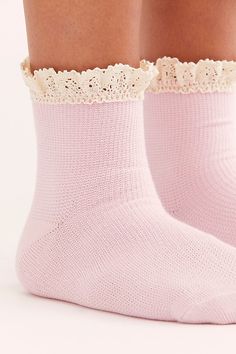 A classic with a twist, these so sweet waffle knit ankle socks feature a crochet lace ruffle at the top. Dollette Shoes, Knit Ankle Socks, Man Dress Design, Pink Wardrobe, Casual Preppy Outfits, Sock Packs, Lace Socks, Cute Socks, Birthday Wishlist