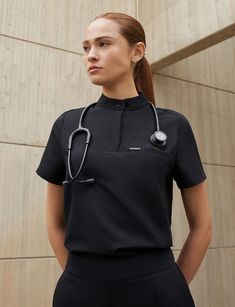 Medical Scrubs Design, Casual Scrubs Outfit, Medical Outfits Women, Scrub Suits Design For Women, Scrubs Uniform Cute Medical, Scrubs Uniform Cute Fashion Styles, Medical Uniforms Woman, Styling Scrubs, Scrub Designs