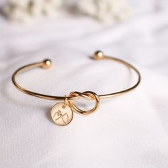 Love Knot Bracelet for Best friend Gift Women Knot Bracelet | Etsy Pinky Promise Best Friend, Bracelet For Best Friend, Bracelet Friends, Love Knot Bracelet, Gold Knot Bracelet, Personalized Cuff Bracelets, Gold Bar Necklace Personalized, Custom Engraved Bracelet, Promise Bracelet