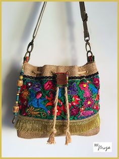 Everyday bucket bag, with small interior bag. Boho-chic style. Spring Bohemian Rectangular Bucket Bag, Bohemian Bucket Bag For Spring, Bohemian Spring Bucket Bag, Spring Bohemian Woven Bucket Bag, Green Bucket Hobo Bag, Bohemian Bucket Bag For Vacation, Bohemian Spring Bucket Bag Tote, Bohemian Shoulder Bucket Bag For Vacation, Spring Bohemian Bucket Bag With Braided Handles