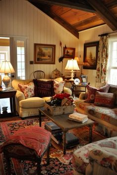 Country Cottage Living Room Ideas, Living Room Decorating Ideas Cozy, English Cottage Style Living Room, Cottage Interiors Living Rooms, Cottage Living Room Ideas, Small Country Cottage, Small Cottage Interiors, Country Cottage Living Room, Cottage Lounge