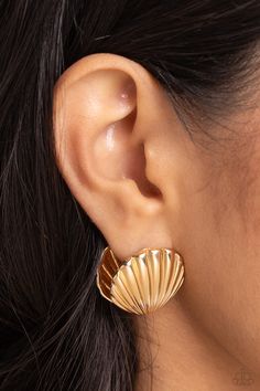 Featuring ribbed texture, high-sheen gold seashells open around the ear for a beachy basic. Earring attaches to a standard hinge closure fitting. Hoop measures approximately 1" in diameter. Sold as one pair of hinge hoop earrings. P5HO-GDXX-354XX Sea Shell Jewelry, Sea Inspired Jewelry, Brown Bracelet, The Ear, Paparazzi Accessories, White Necklace, Shiny Things, Ribbed Texture, Colourful Necklace