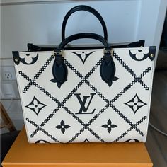 Amazing Condition. I Bought For Work But Then It’s So Pretty I Don’t Want To Use It For Work And Ruin It And Then I Just Never Use It Really. I Have Box Receipt And Dust Bag Black And White Louis Vuitton Bags, Lv On The Go Tote Mm Black, Louis Vuitton Totes Bag, Louis Vuitton Totes Louis Vuitton Official, Lv On The Go Gm Tote, Cute Lv Bags, Lv Art, Louis Vuitton On The Go, Louis Vuitton Tote Bag