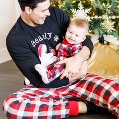 Get ready for a cozy Christmas celebration with our Bearly Plaid Family Pajama Set. Made from high-quality materials, these PJs showcase a charming bear-themed plaid pattern. Stay comfy and coordinated as you enjoy the holiday festivities together. Dress the whole family in these festive PJs for a heartwarming and picture-perfect Christmas morning.Specifications: Material: Cotton Length: Ankle-Length Pants Pattern Type: Plaid Sleeve Length(cm): Full Season: Spring Item Type: Pajamas Plaid Christmas Pajamas, Christmas Pajamas Family, Family Pajama Sets, Family Women, Plaid Sleeve, Christmas Pajama Set, Family Christmas Pajamas, Anime Hoodie, Family Set