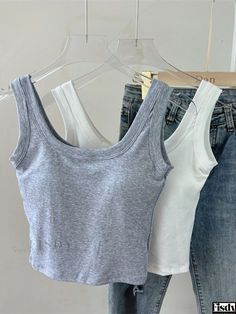 Fisdy - Multi-purpose Sleeveless Camisole with Built-in Padding: Versatile Innerwear for a Trendy Exposed Midriff Look Tomboy Bra, Stylish Crop Top, Crop Top Designs, Korean Fashion Outfits, Womens Camisoles, Easy Trendy Outfits, Tank Top Camisole, Simple Trendy Outfits, Padded Bra