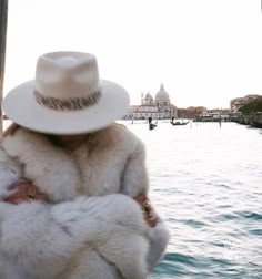 Boss babe vibes Mob Wife, Classy Aesthetic, Old Money Aesthetic, Mode Inspo, Outfit Look, How To Pose, Rich Girl, Look At You, Venice Italy