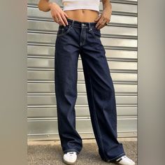 Subdued Low Waisted Wide Leg Baggy Jeans Size It 38/Us 24/0. Super Cute And Trendy Just Too Big For Me! 100% Cotton. Never Worn Except To Try On. On Subdued Website For $79 + $23 International Shipping. Dark Blue With White Stitching. Dark Blue Baggy Jeans, Wide Leg Baggy Jeans, Low Rise Baggy Jeans, Fall Outfits Korean, Low Waist Jeans, Summer Denim, Dark Blue Jeans, Dark Jeans, Straight Leg Trousers