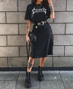 Edgy Work Outfits, Rok Outfit, Chique Outfit, Fest Outfits, Woman In Black, Rock Outfit, Looks Black