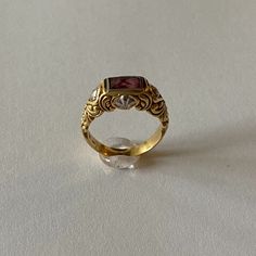 Size 5.5 - 18k Yellow Gold Vintage John Hardy Ring With 925 Sterling Accents And Emerald Cut Pink Tourmaline Stone. 3mm Band. Signed By Designer John Hardy (See Photos). Nontraditional Engagement Rings Gold, Vintage Signet Ring, Victorian Rings Vintage, John Hardy Rings, Nontraditional Engagement Rings, Pinky Signet Ring, Pinky Rings, John Hardy Jewelry, Purity Ring