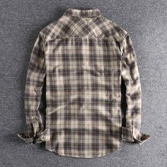 Antonios Retro Plaid Long Sleeve Shirt Men ist aus hochwertiger Baumwolle gefertigt und bietet ein angenehmes Tragegefühl. Das Hemd hat einen klassischen Kragen und ein einfarbiges Muster mit einem Button-Down-Design, das perfekt zu lässigen Outfits und eleganter Kleidung getragen werden kann. Der Artikel ist für diejenigen, die Stil und Vertrauen zur gleichen Zeit ausstrahlen.
 

Stil: Lässig / Elegant



Geschlecht:Männer



Saison:Ganze Saison

Material: Bio-Baumwolle
Muster Typ: Kariert Joker Shirt, Mode Tips, Flannel Fashion, Plaid Sleeve, Plaid Shirt Men, Plaid Shirts, Rugged Style, Mens Flannel, Long Sleeve Plaid Shirt