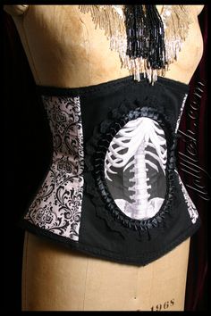 Skeleton Inspired Fashion, Ribcage Corset, Skeleton Corset, Dead Costume, Fashion Reference, Corset Fashion, Weird Fashion, Vintage Gowns, Goth Aesthetic