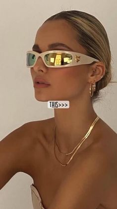 Shady Lady, Aesthetic Women, Stylish Sunglasses, Cool Sunglasses, Mirrored Sunglasses Women, Teenage Fashion Outfits, Insta Photo Ideas